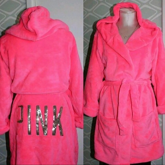 PINK Victoria's Secret Other - {SOLD} VS Pink Plush Robe